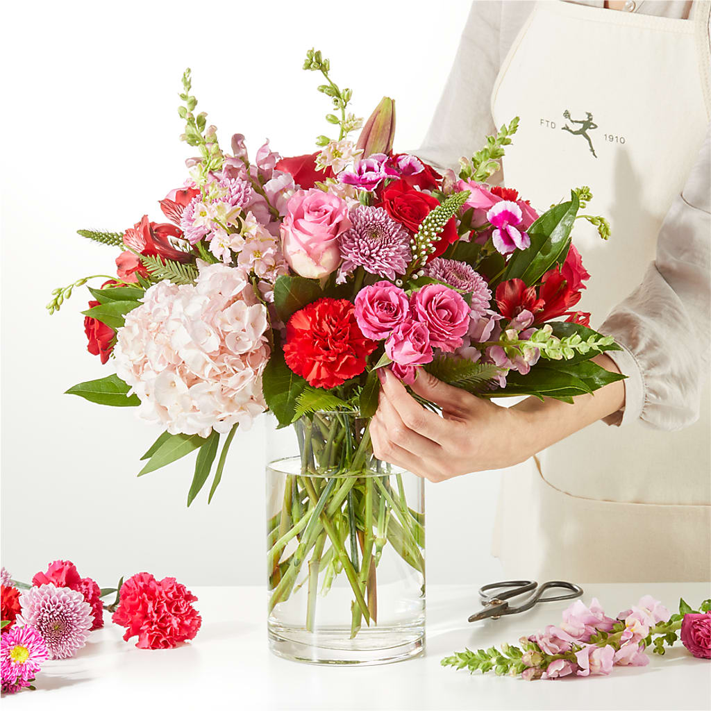 Swooning Over You - A Luxury Florist Original – SINK'S FLOWER SHOP & GREENHOUSE, Findlay OH