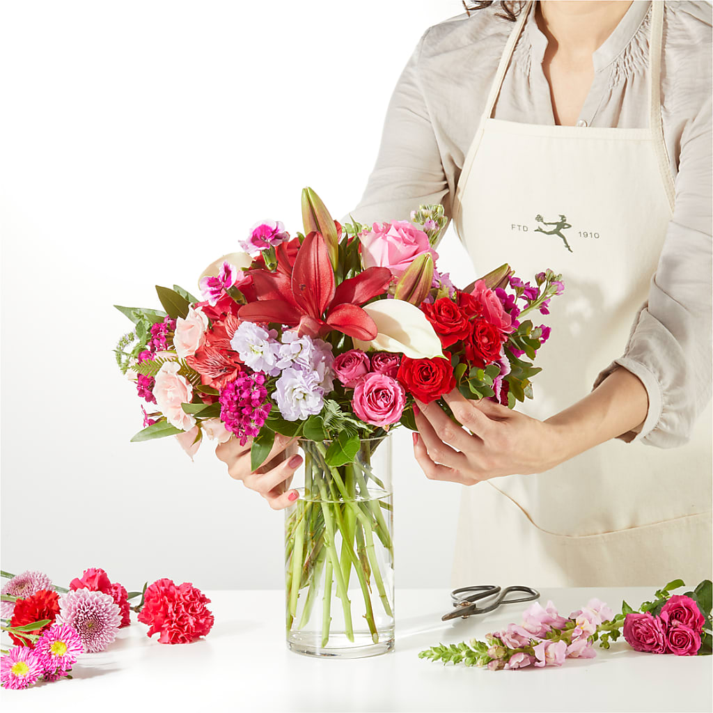 Swooning Over You - A Luxury Florist Original – SINK'S FLOWER SHOP & GREENHOUSE, Findlay OH