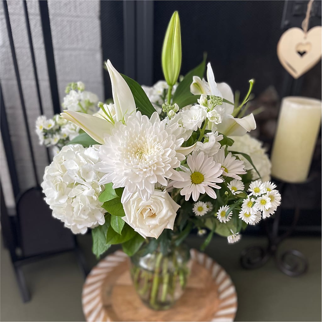 Classic Ivory – A Florist Original – SINK'S FLOWER SHOP & GREENHOUSE, Findlay OH